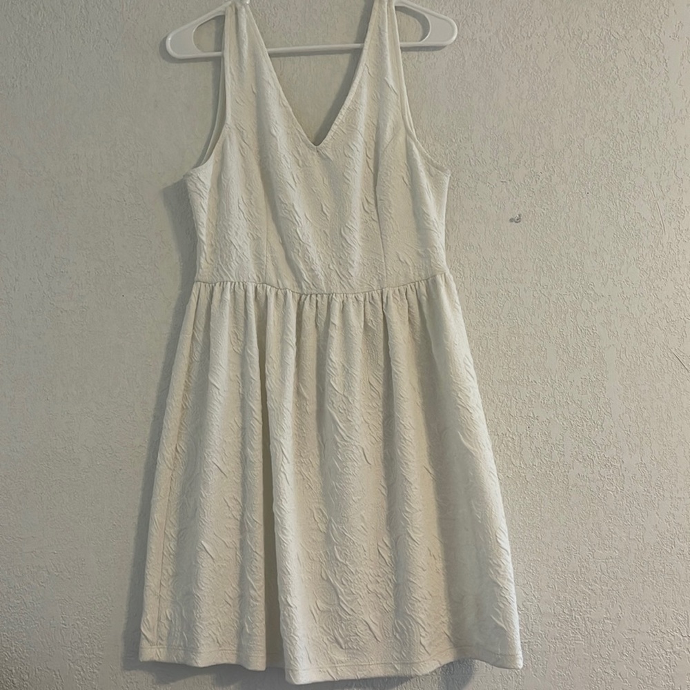 Everly White Textured Mini